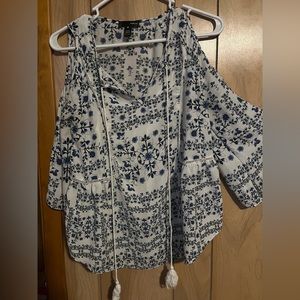 Women’s cold shoulder top
